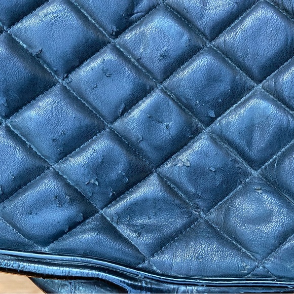 Vintage Chanel bag! - Picture 3 of 16